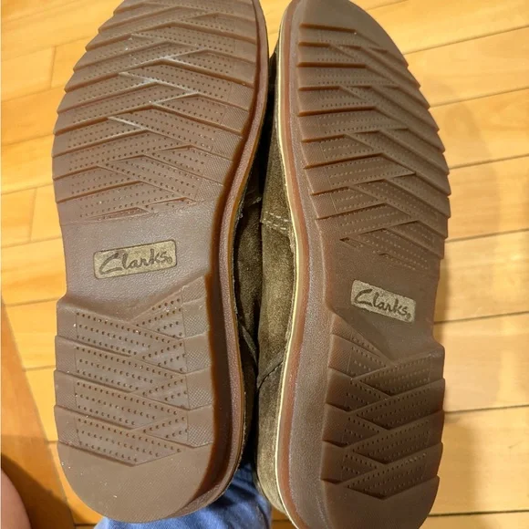 BRAND NEW CLARKS men's  loafers - Picture 6 of 6